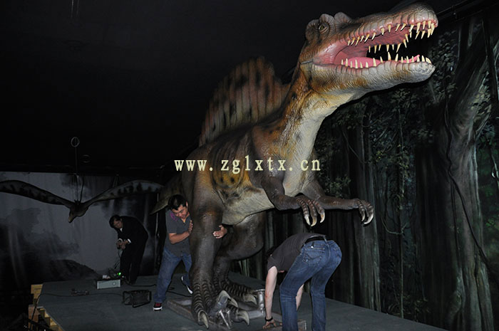 法国动物园恐龙展厅安装现场三