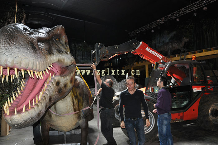 1法国动物园恐龙展厅安装现场图一1.jpg