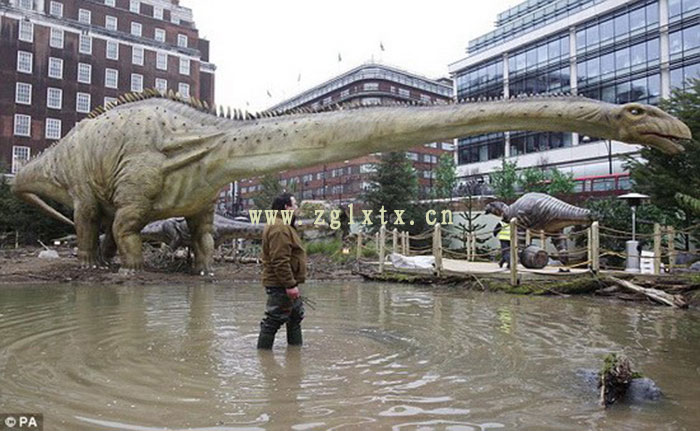 2英国牛津街恐龙展图一 4.jpg